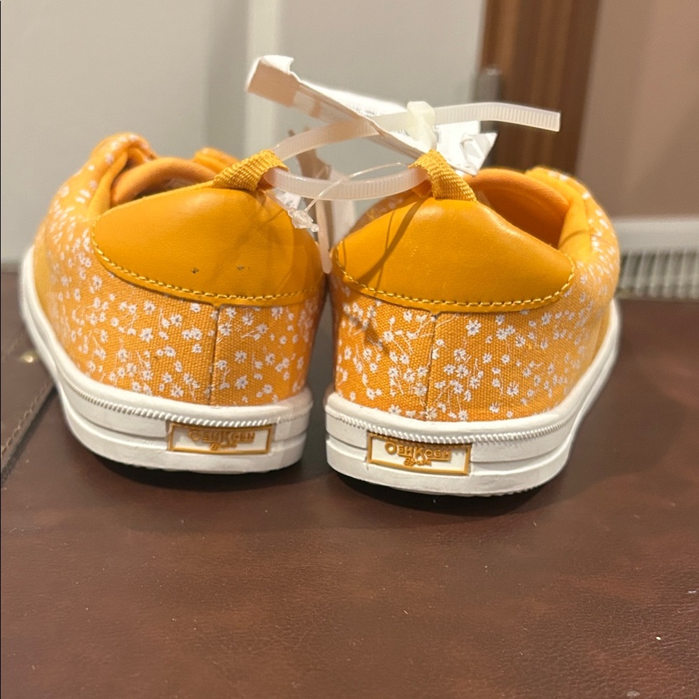 OshKosh B'gosh Kids Orange Floral Sneakers Size 3 - Picture 6 of 7